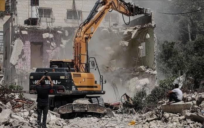جيش الاحتلال الإسرائيلي يهدم 3 منازل فلسطينية في رام الله والخليل