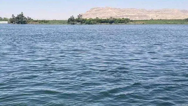 وزير الري يكشف حقيقة ظهور بقعة زيت بنهر النيل في الأقصر - تفاصيل