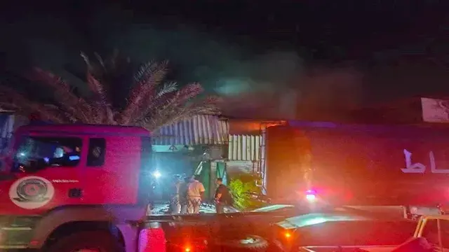 محافظ دمياط يتابع جهود إخماد حريق مصنع الأثاث بالمنطقة الصناعية (صور)