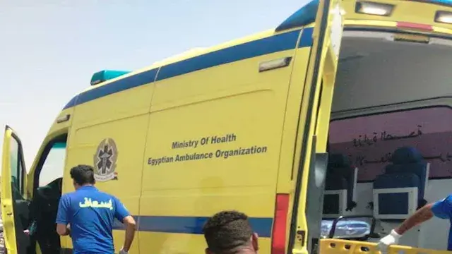 بينهم طفلة.. 5 مصابين في تصادم سيارتين على الطريق الصحراوي بالبحيرة