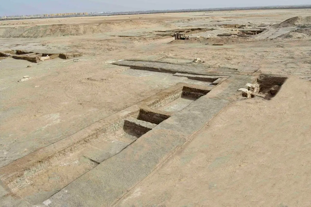 «عتب رمسيس الثاني» يقود إلى «مسن».. كشف أثري جديد يعيد رسم طريق حورس الحربي