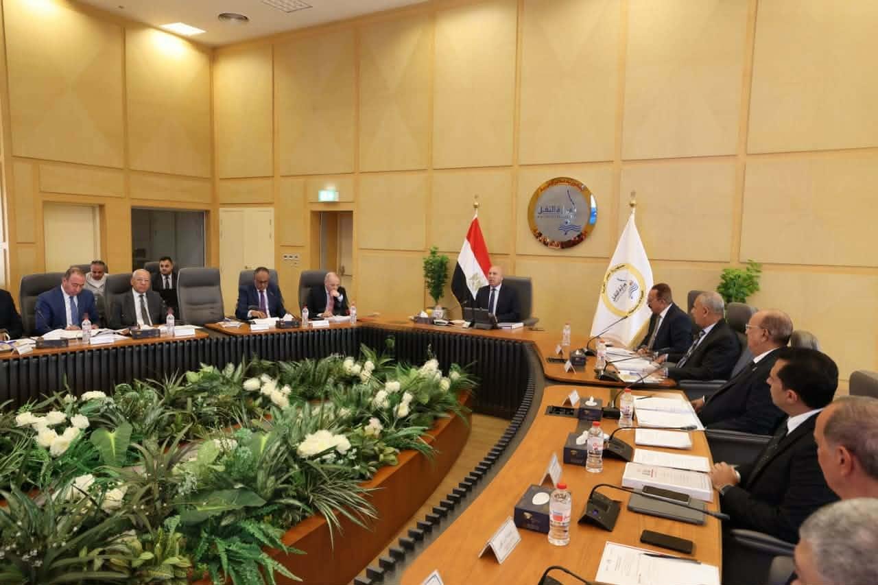 وزير النقل يوجه بتدعيم أسطول الشركة المصرية لناقلات البترول