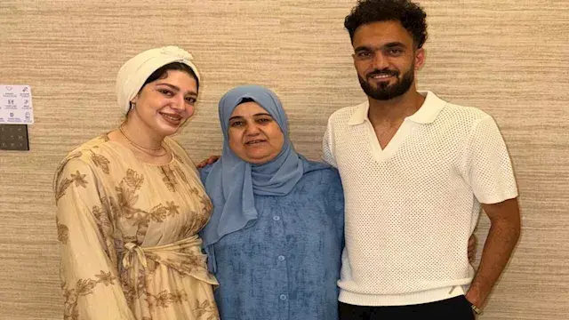 بعد بكائها في لقاء تلفزيوني.. زيكو يجمع والدته وزوجته في الساحل الشمالي