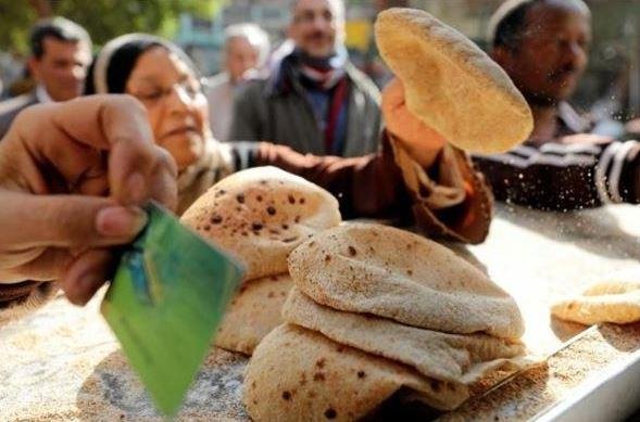 وزير التموين يشرح.. كيف يشتري المواطن الخبز المدعم عند تطبيق الدعم التمويني؟
