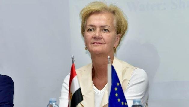 سفيرة الاتحاد الأوروبي لدى مصر: متضامنون مع القاهرة بشأن استهداف سفينتين بميناء دمياط