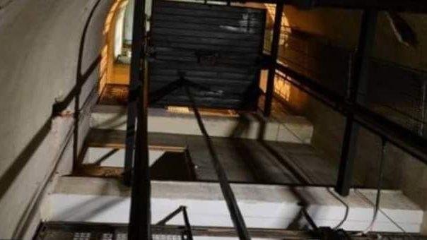 أثناء إصلاحه .. أسانسير يدهس عامل صيانة داخل فيلا بالتجمع الخامس