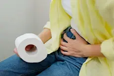 هل وجع أسفل الظهر مرتبط بالإمساك؟.. علامات تكشف العلاقة بينهما
