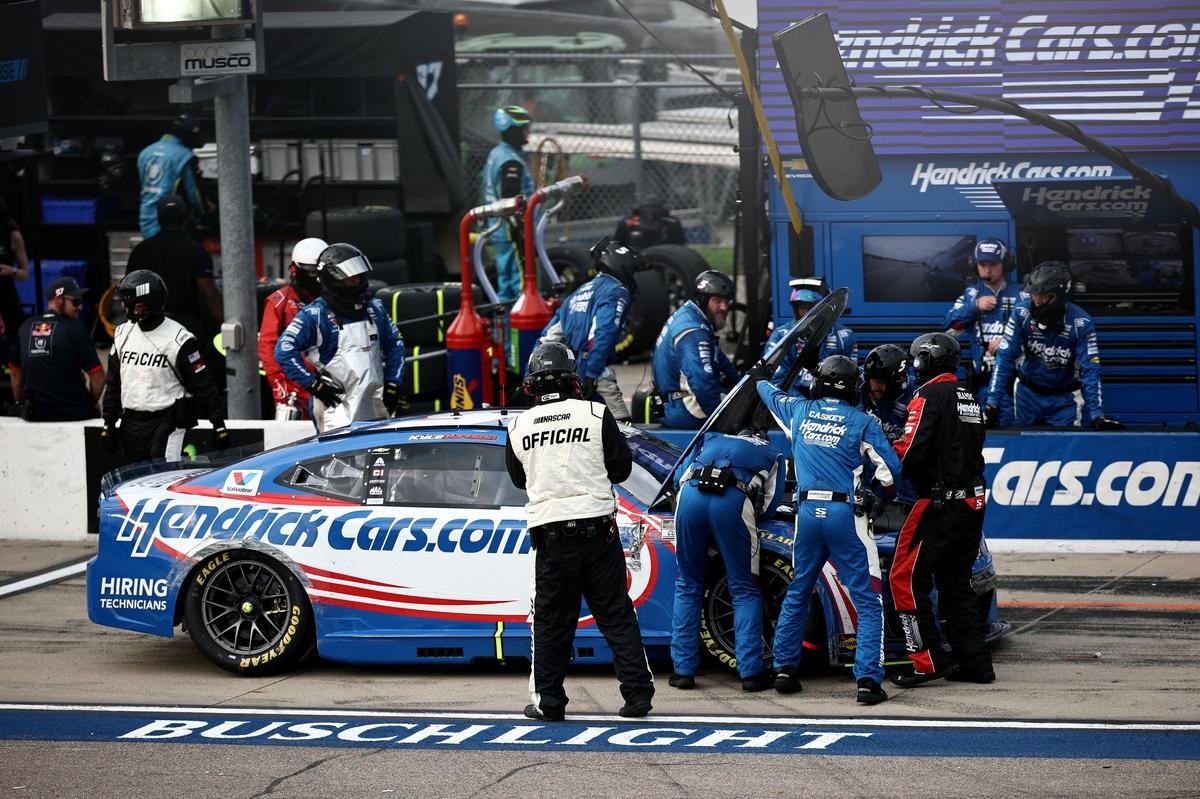 Kyle Petty on Hendrick Motorsports' struggles: ‘There’s no magic bullet’