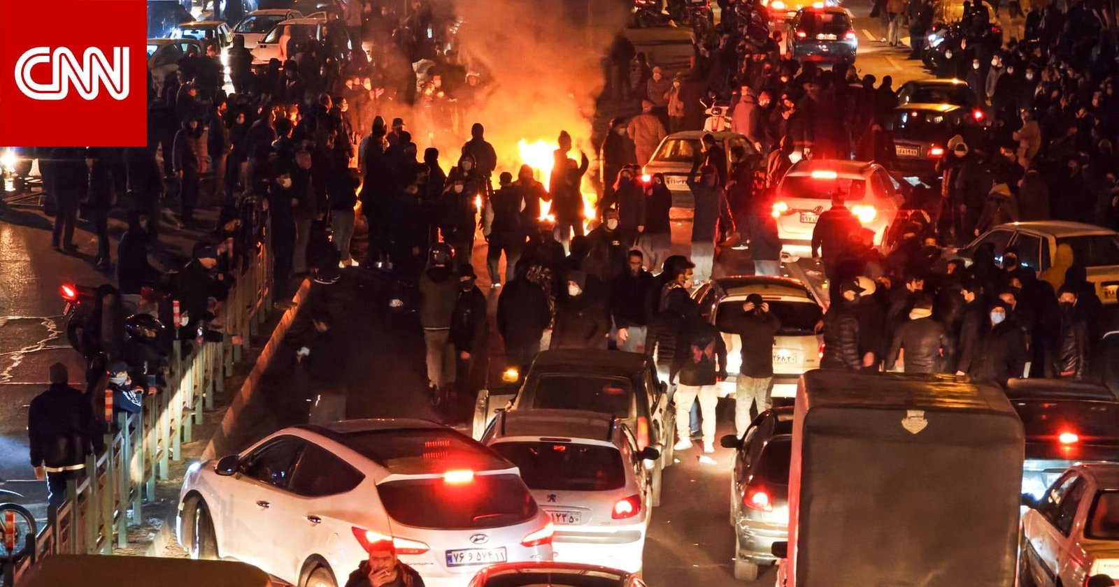 منظمة حقوقية: إيران تُعدم علناً رجلين وسط تشديد حملتها ضد المعارضين