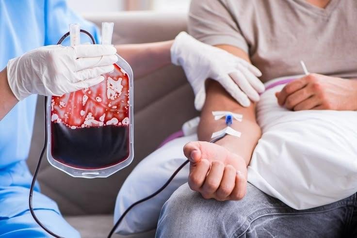 نقل الدم في العمليات.. متى يكون ضروريا وكيف يمكن تجنب مخاطره؟