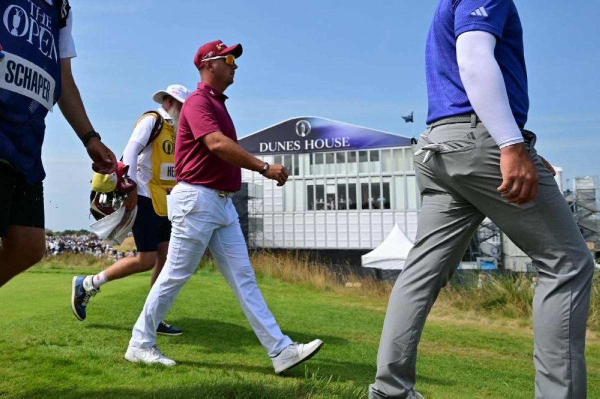 Herbert takes British Open lead, equals major history with 62 alongside Burns