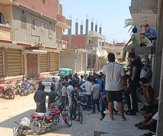 مصرع 3 عمال اختناقا داخل بيارة صرف صحي في الشرقية