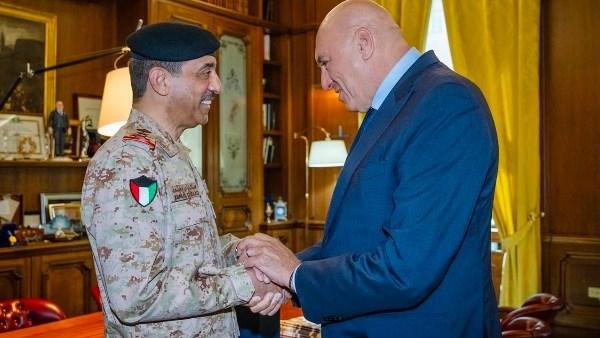 الكويت وإيطاليا تبحثان تطوير علاقات التعاون الدفاعي