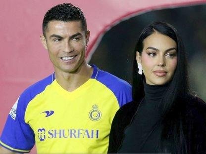 «بعد سنوات من الارتباط» صحيفة صن تكشف تفاصيل حفل زفاف رونالدو وجورجينا