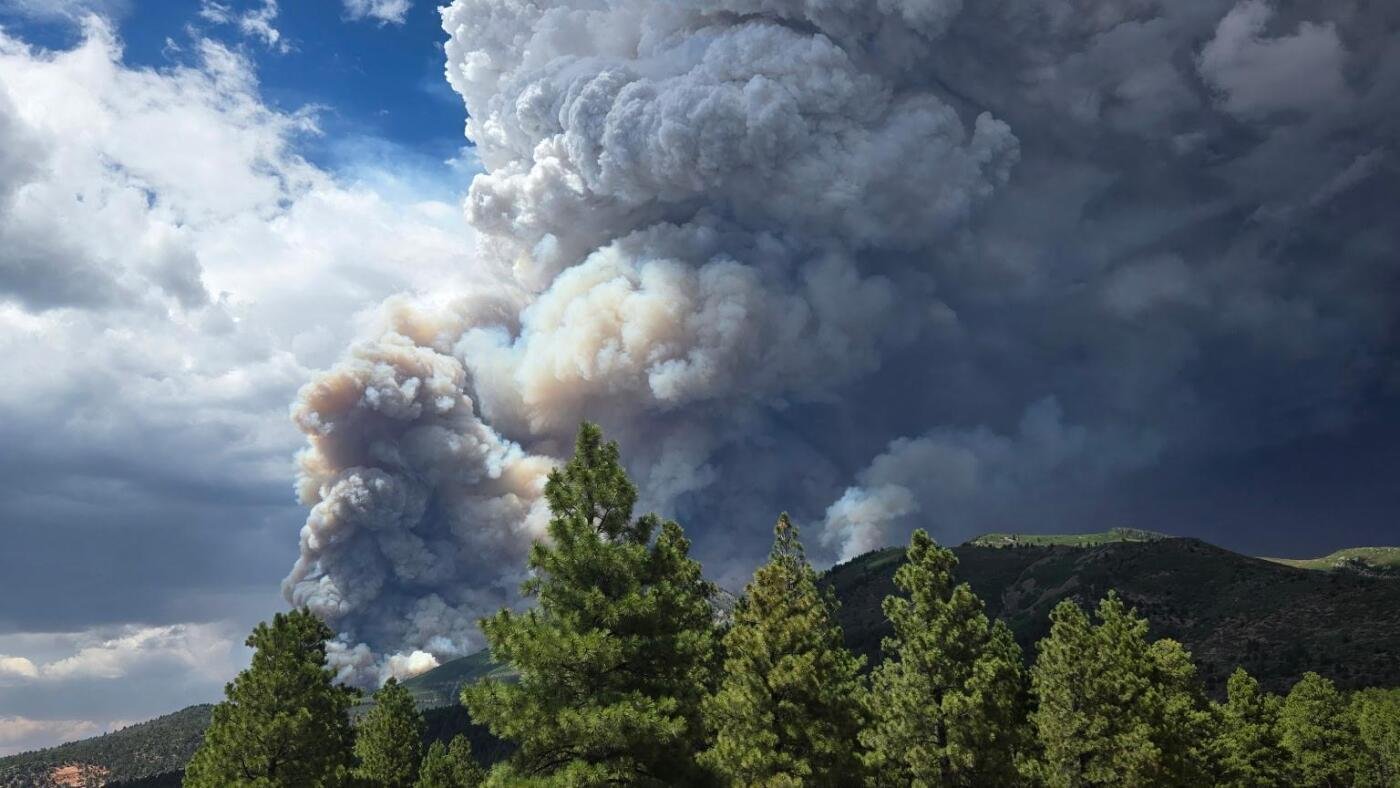 Fear and hope in Utah in the shadow of America's largest wildfire
