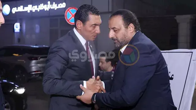 وزير الشباب والرياضة يقدم واجب العزاء للنائب محمد شبانة في وفاتة والدته - صور