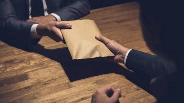ضبطته الرقابة الإدارية .. حبس مهندس بإدارة التنظيم بحي إمبابة بتهمة الرشوة