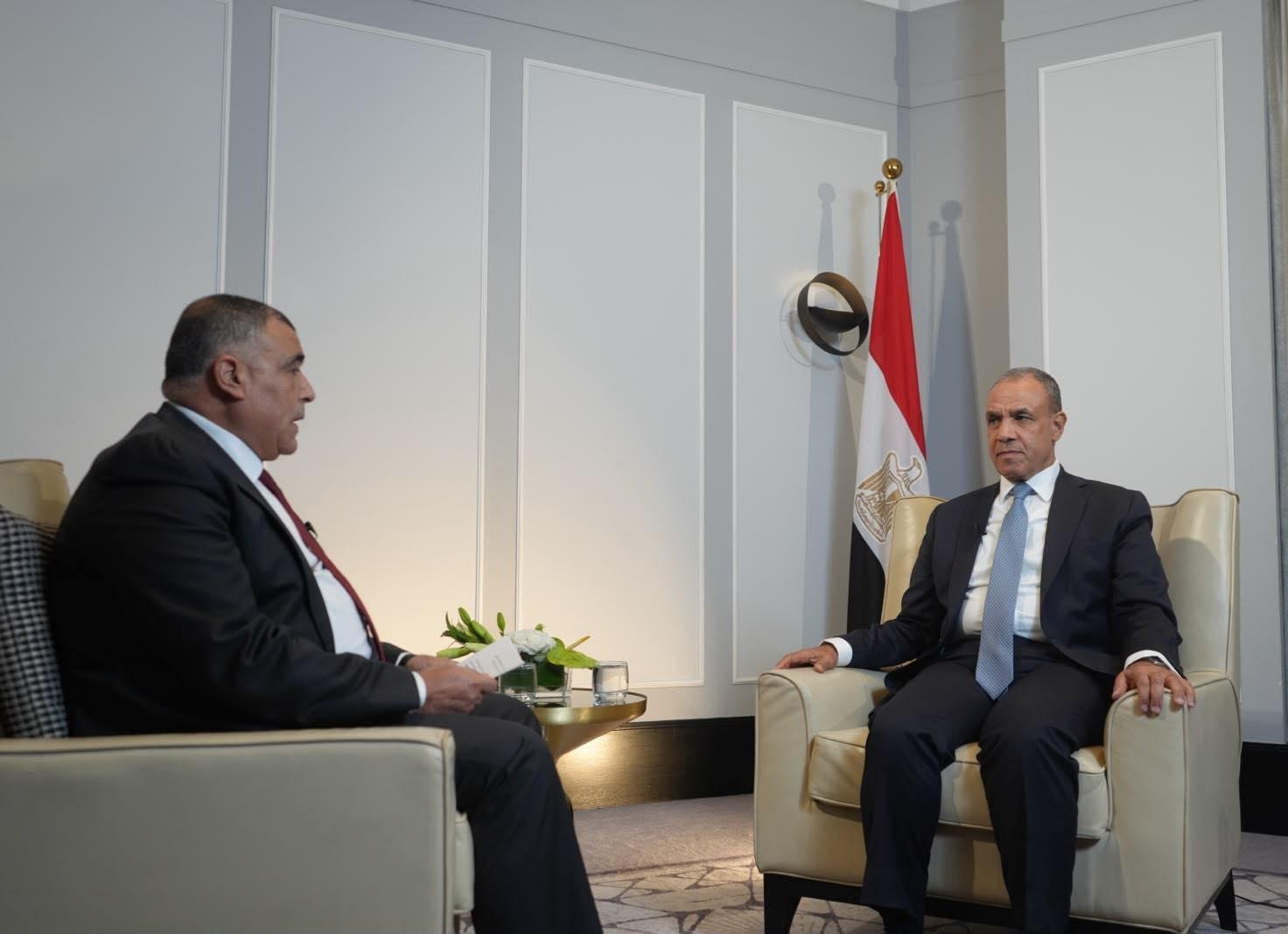 وزير الخارجية يجري لقاء إعلاميا مع رئيس تحرير جريدة «الرأي» الأردنية