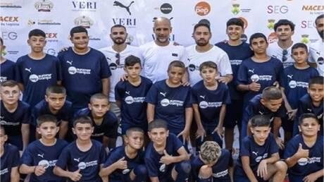 شاهد.. غوارديولا يستضيف 25 طفلا فلسطينيا بمعسكره الصيفي