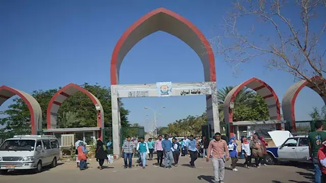 مسمار اخترق عينه.. فريق طبي بجامعة أسوان ينقذ بصر شاب عشريني