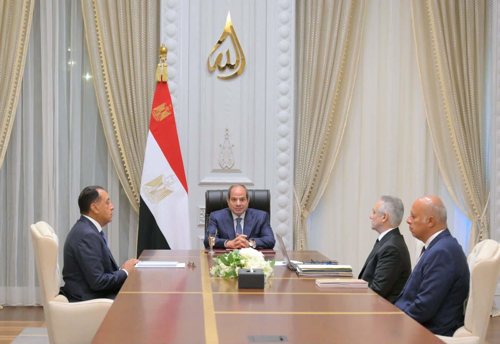 السيسي يؤكد ضرورة مُواصلة العمل على الارتقاء بالمنظومة القضائية وتخفيف الأعباء