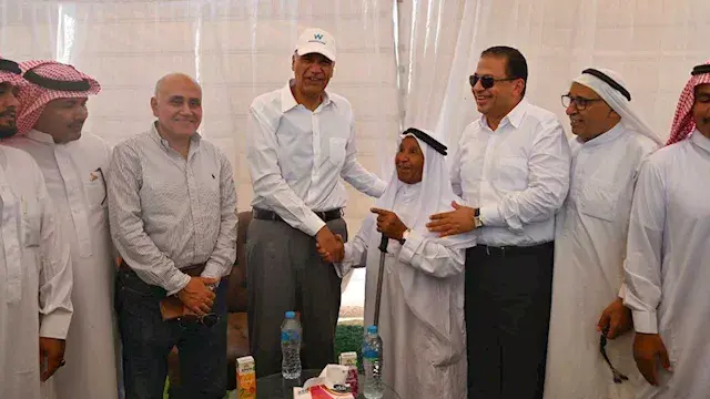 بحضور المشايخ والعواقل.. محافظ جنوب سيناء يستعرض خطة التطوير الشاملة لمدينة دهب