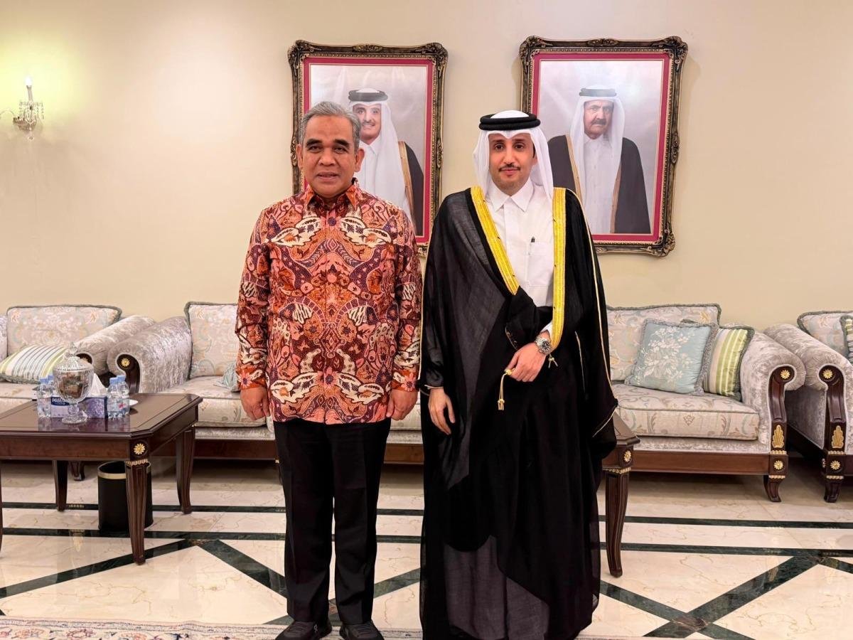 رئيس المجلس الاستشاري الشعبي الإندونيسي يجتمع مع سفير دولة قطر