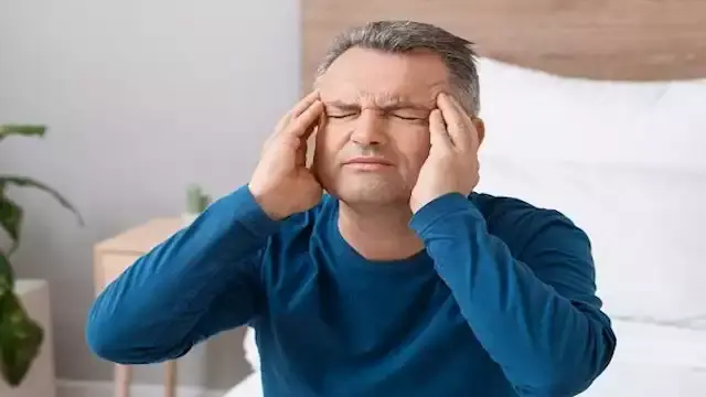 10 عادات قد تزيد خطر الإصابة بالصداع النصفي