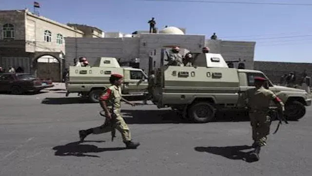 القوات المسلحة اليمنية تعلن مقتل وإصابة عناصر حوثية في قصف مدفعي غربي قعطبة