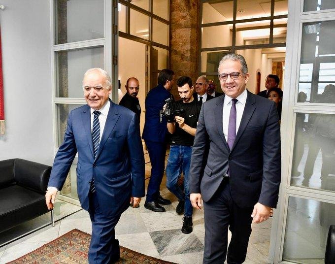 العناني يبدأ زيارة إلى لبنان لتفقد مواقع تراثية وأثرية في طرابلس وصور