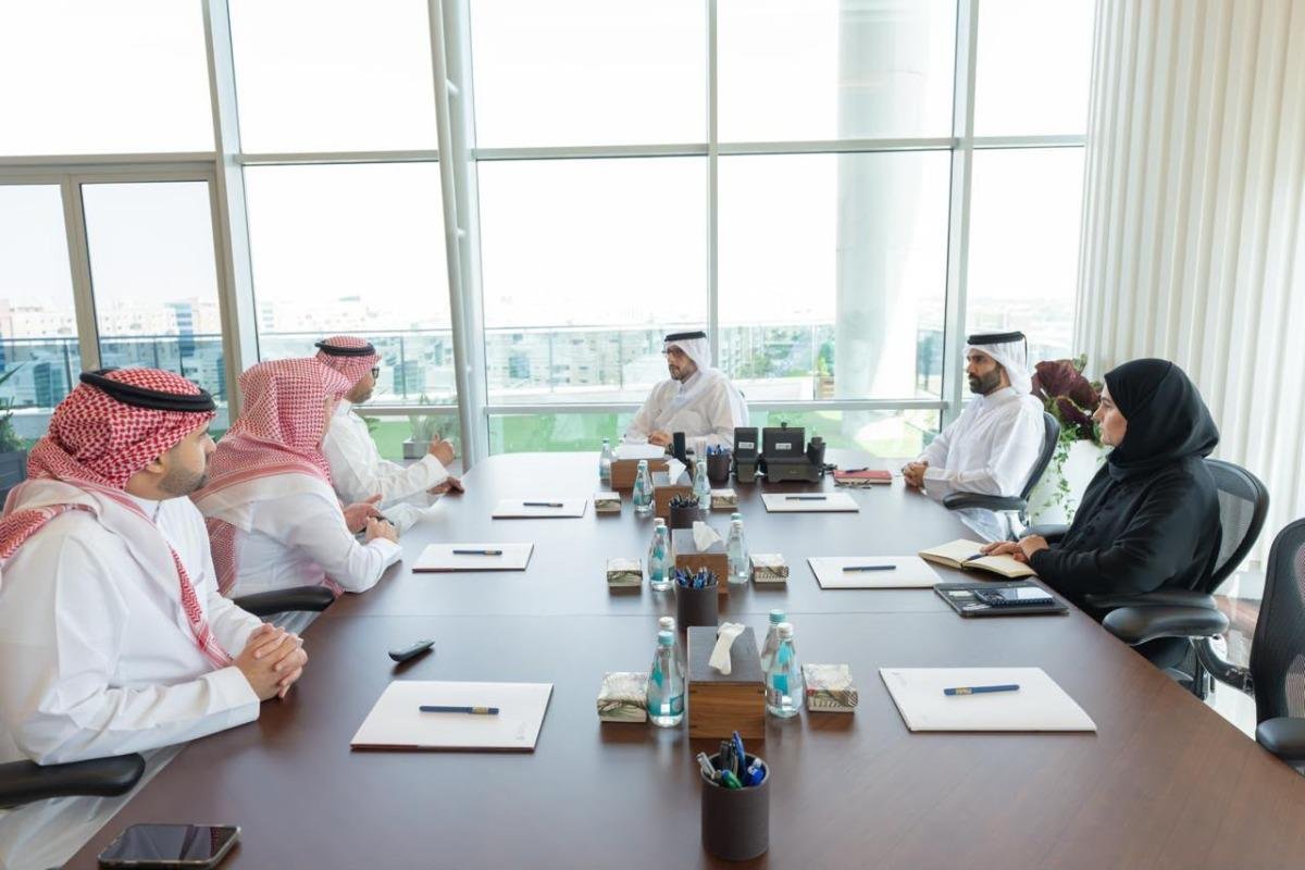 وزير الصحة العامة يجتمع مع مدير عام مجلس الصحة لدول مجلس التعاون
