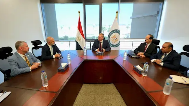 وزير البترول يبحث مع إكسون تنفيذ ربط غاز قبرص بمصر