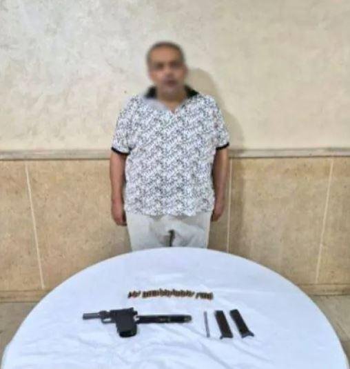 النيابة تصطحب المتهم بارتكاب مذبحة التجمع لتمثيل جريمته وسط حراسة أمنية مشددة