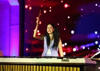 نسمة عبد العزيز تشعل أجواء صيف الأوبرا بعزف الماريمبا