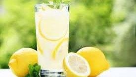6 أضرار خطيرة تحدث عند الإكثار من ماء الليمون