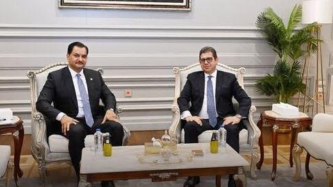 الوزير حسن رشاد يلتقي صدام حفتر في العلمين