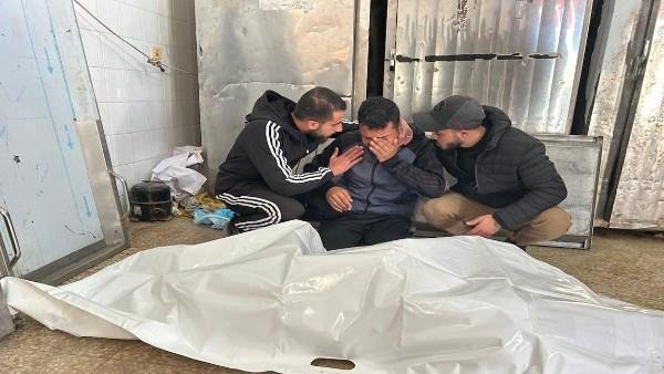 استشهاد 3 فلسطينيين وإصابة آخرين في قصف إسرائيلي على نازحين شمال قطاع غزة