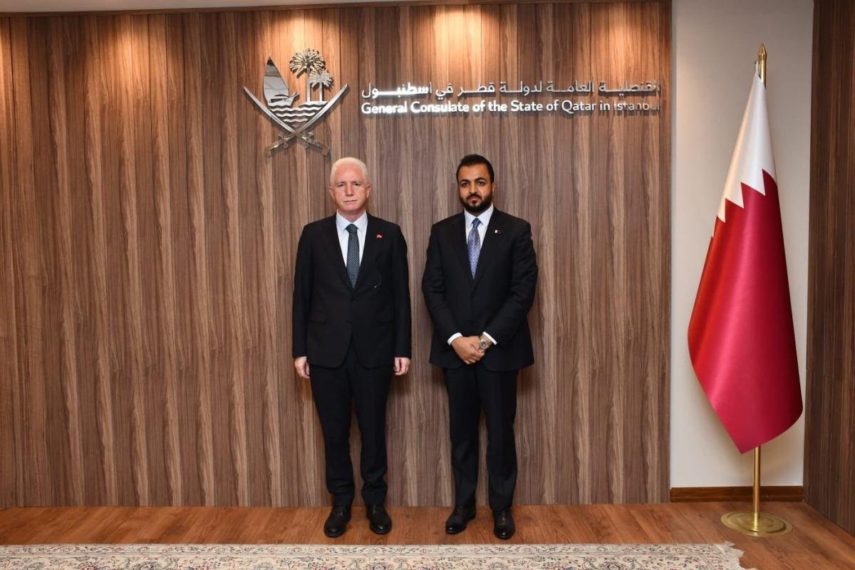 والي مدينة إسطنبول يجتمع مع القنصل العام لدولة قطر
