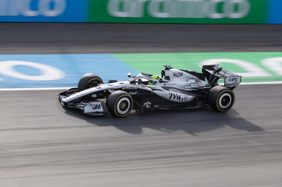 Guenther Steiner urges Cadillac to abandon 2026 F1 car development