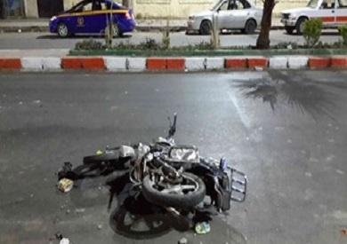 مصرع شابين في انقلاب دراجة نارية بطريق بحيرة قارون السياحي بالفيوم