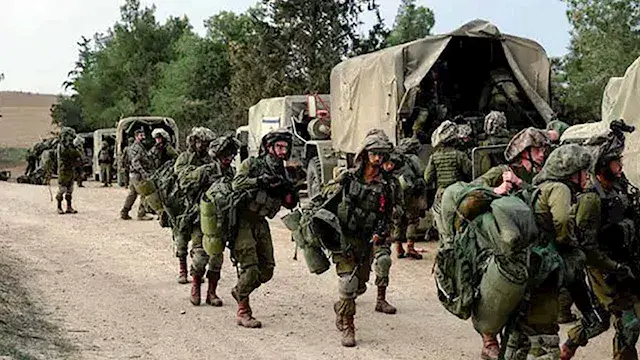 تمرد داخل الجيش الإسرائيلي.. عشرات الجنود يُغادرون قاعدة عسكرية احتجاجًا على قادتهم (فيديو)