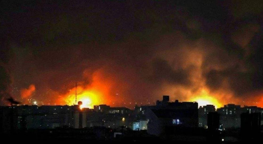 وكالة أنباء فارس: سماع أصوات انفجارات بمحيط جزيرتي قشم ولاراك ومن اتجاه البحر