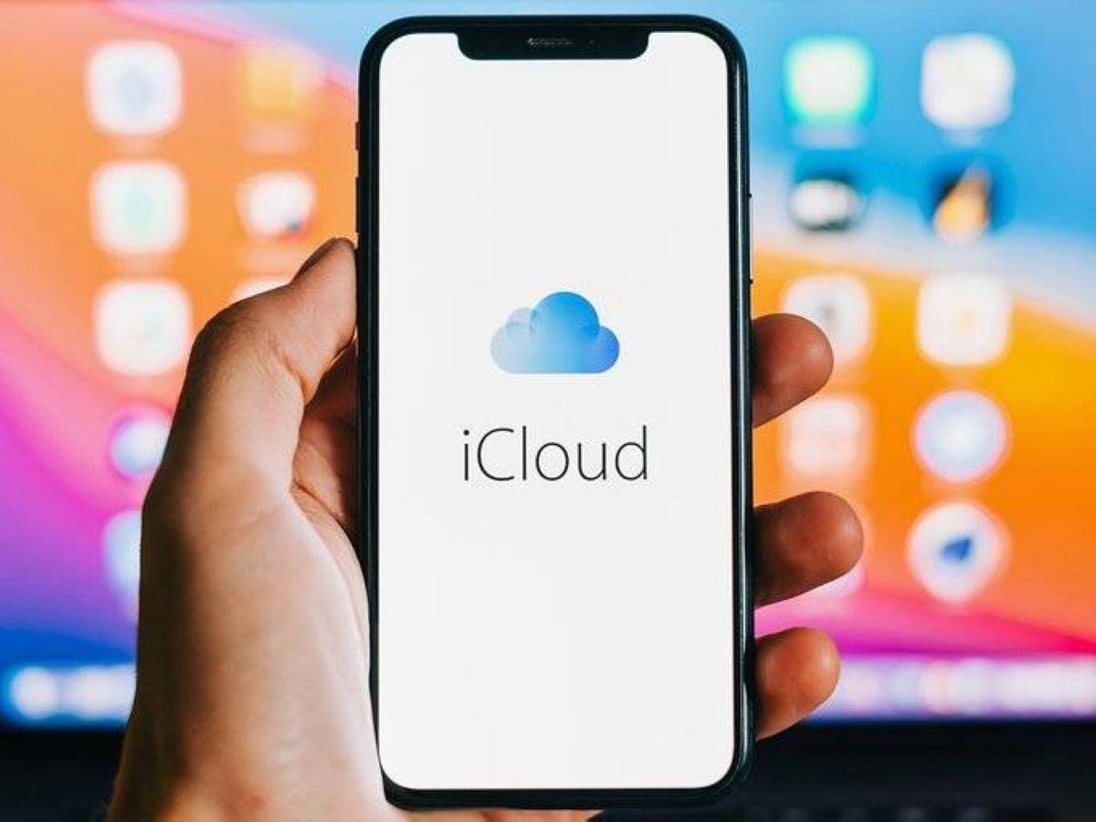Apple plans to change iCloud+ privacy features