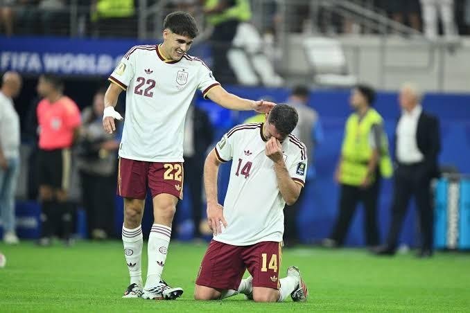 برشلونة يفكر في الجمع بين ثنائي دفاع إسبانيا