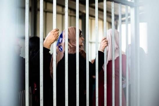 الأسيرات الفلسطينيات في الدامون يعانين القهر والجوع والإهانة