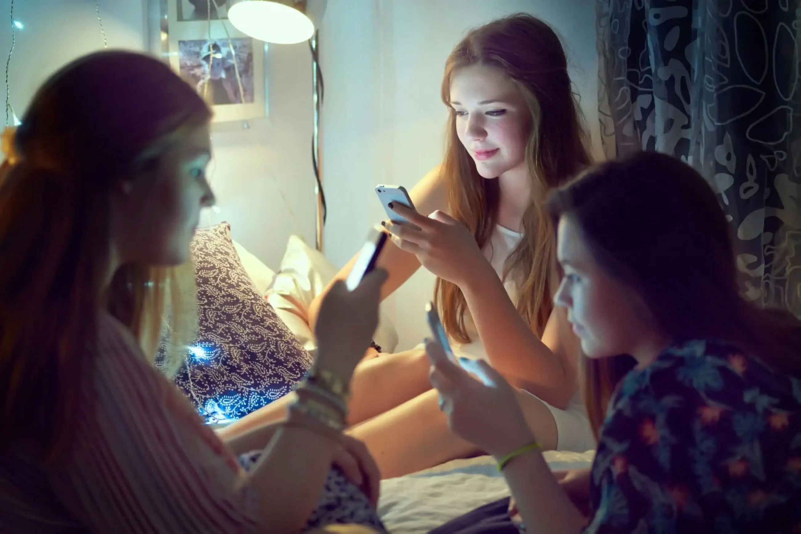 UK unveils plans for voluntary overnight social media curfew for teens aged 16-17