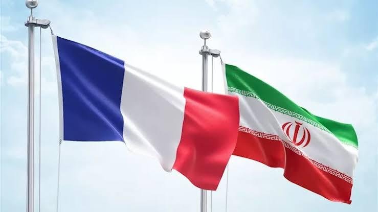 إيران تعلن استدعاء السفير الفرنسي احتجاجا على التدخل في شئونها