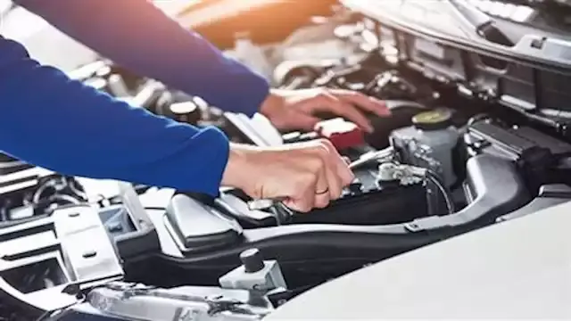 علامات تكشف تلف محرك السيارة.. تحذيرات يجب عدم تجاهلها
