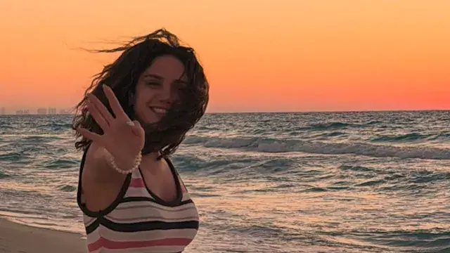 على شاطئ البحر.. رنا رئيس تنشر صورا رومانسية مع زوجها في أحدث ظهور