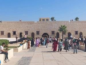 مجانًا.. آلاف المواطنين يتوافدون على قلعة قايتباي احتفالًا بالعيد القومي للإسكندرية